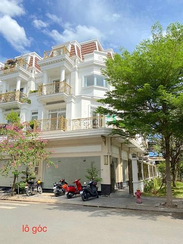 Hình ảnh Cho thuê biệt lô góc Cityland Center Hill 8x20m 3 lầu có thang máy.