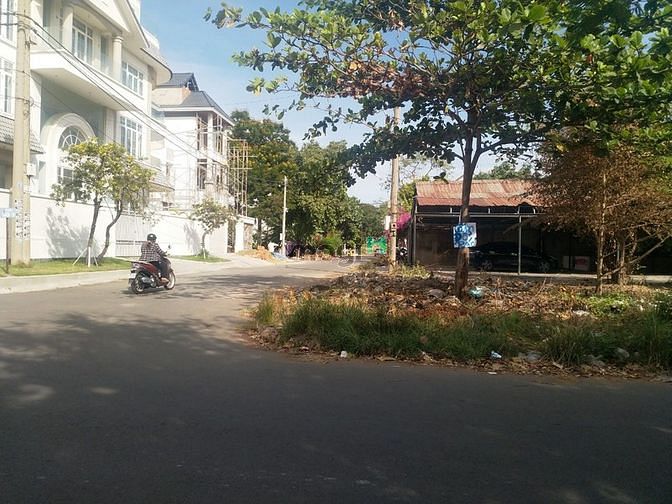 Hình ảnh Cho thuê dài hạn đất trống 2 mặt tiên kinh doanh đường 10 HBC Thủ Đức