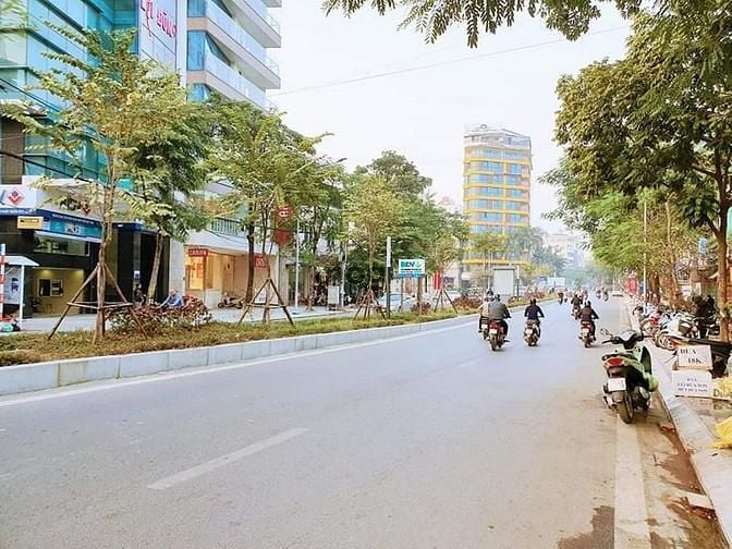 Hình ảnh Bán mảnh đất  Lô góc mặt phố Lạc Long Quân 79m Mt 6.3m Kinh doanh đỉnh