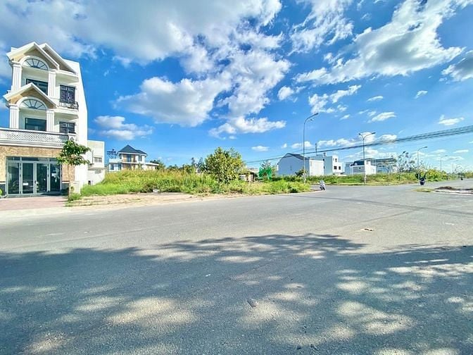 Hình ảnh Bán 3 nền trục chính A1 kdc Phú An thông thẳng ra Võ Nguyên Giáp