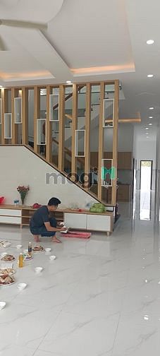 Hình ảnh Bán nhà bình chuẩn buôn bán. Gần công ty