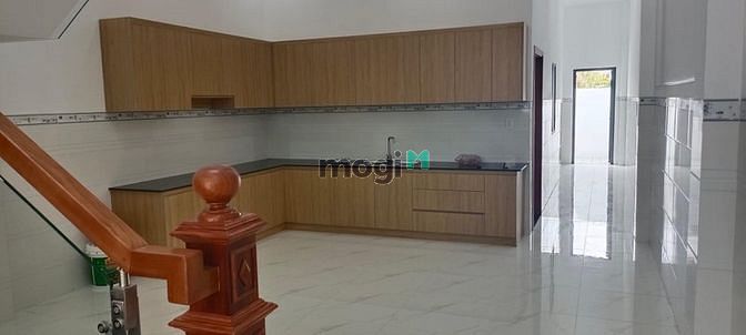 Hình ảnh Bán nhà bình chuẩn buôn bán. Gần công ty