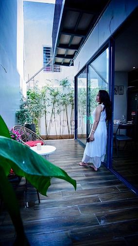 Hình ảnh Siêu phẩm ban công sân vườn full nội thất cao cấp