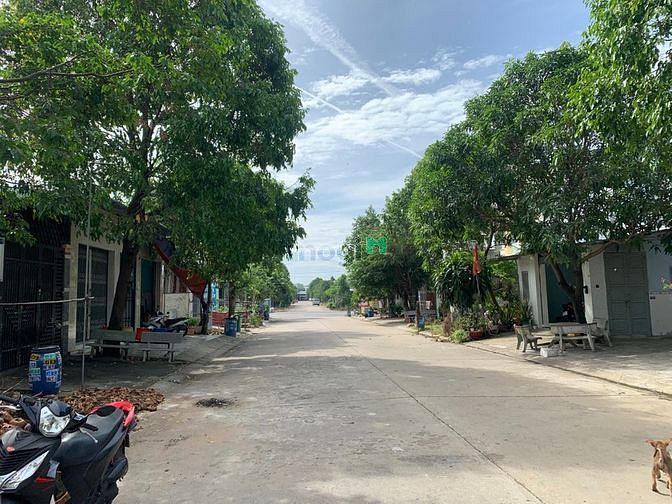 Hình ảnh Đất thổ cư 250m2,khu dân cư xầm uất,đường lớn.SHR