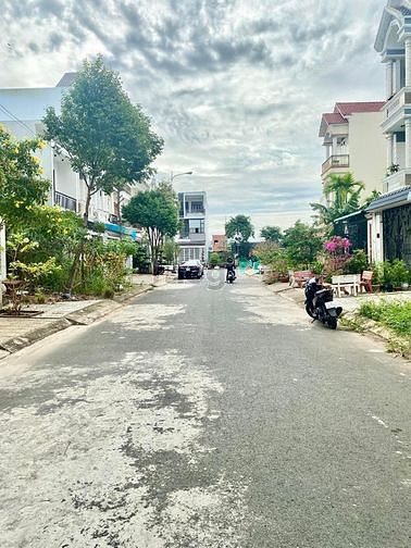 Hình ảnh Bán cặp nền đường số 15 kdc hồng phát