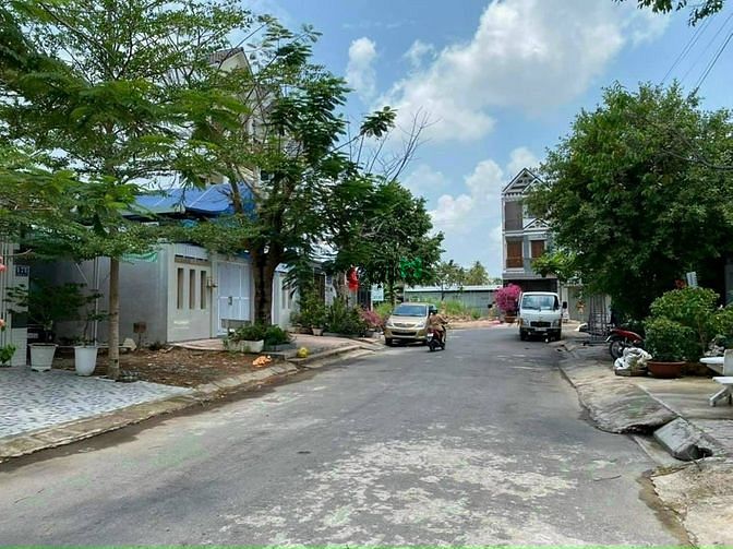 Hình ảnh Bán nền cặp đs 14 kdc hồng phát