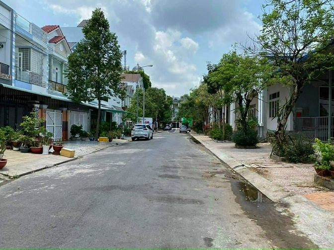 Hình ảnh Bán nền cặp đs 14 kdc hồng phát