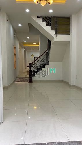 Hình ảnh Thanh lý gấp nhà đường Lạc Long Quân - P.9 - Quận Tân Bình