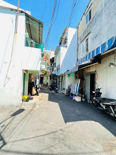 Hình ảnh Nhà nhỏ mới xây, sổ hồng riêng quận 6