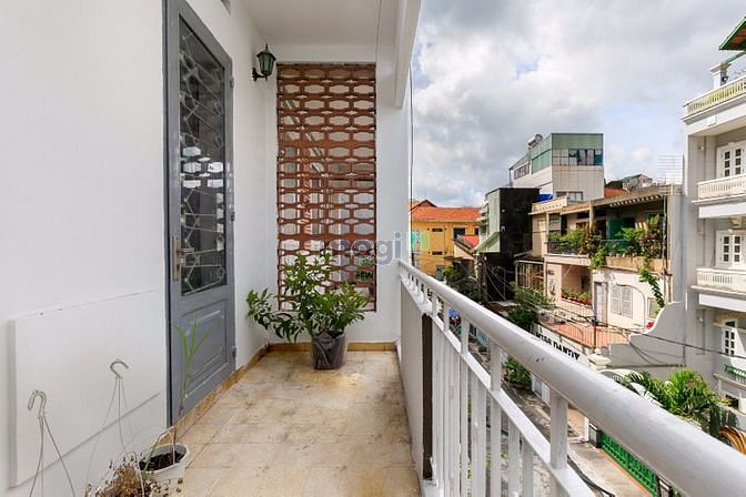 Hình ảnh Cho thuê studio full nội thất ban công ngay chợ tân định quận 1