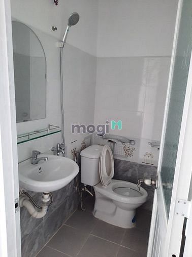 Hình ảnh Cho thuê nhà nguyên căn, hẻm 1,8m