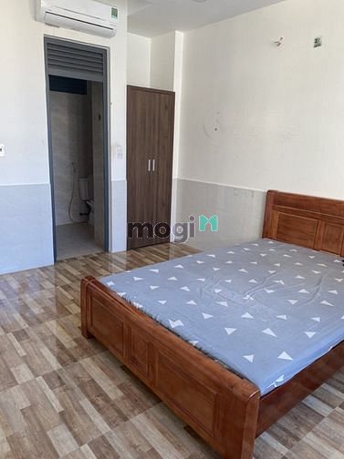 Hình ảnh Studio full nội thất đường Bàu Bàng. Cửa sổ lớn.