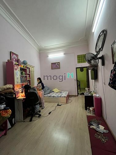 Hình ảnh Bán nhà Đê La Thành 4 tầng chỉ nhỉnh 2,5 tỷ.