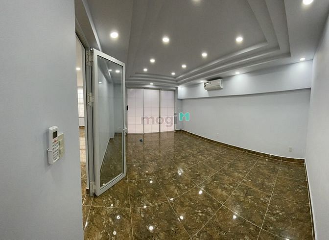 Hình ảnh Tòa Nhà 12 x 20 VĐT Vị Trí Đẹp Đắc Địa