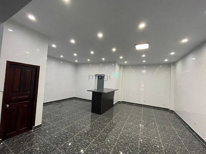 Hình ảnh Tòa Nhà 12 x 20 VĐT Vị Trí Đẹp Đắc Địa