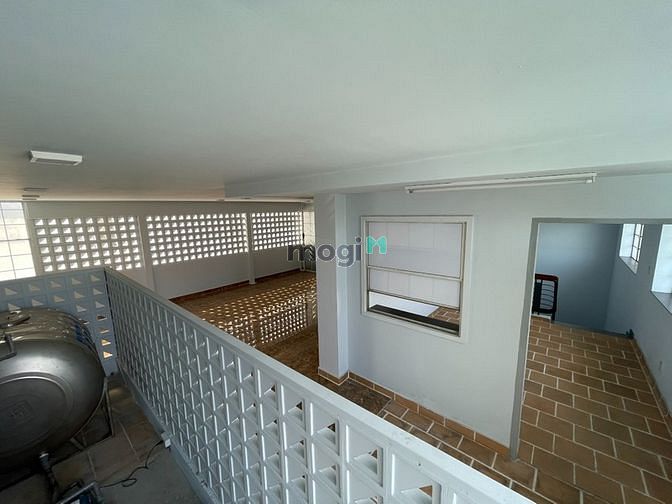 Hình ảnh Tòa Nhà 12 x 20 VĐT Vị Trí Đẹp Đắc Địa