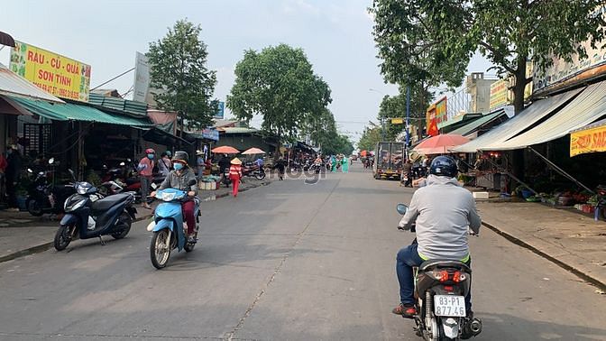 Hình ảnh Cần vốn bán 400m2 thổ cư,khu đô thị mới,đường thông chợ.Sổ hồng riêng