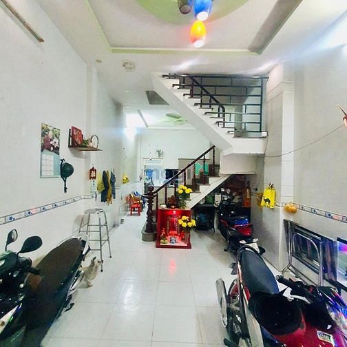 Hình ảnh Bán HXH đường chiến lược, phường bình trị đông quận bình Tân.
