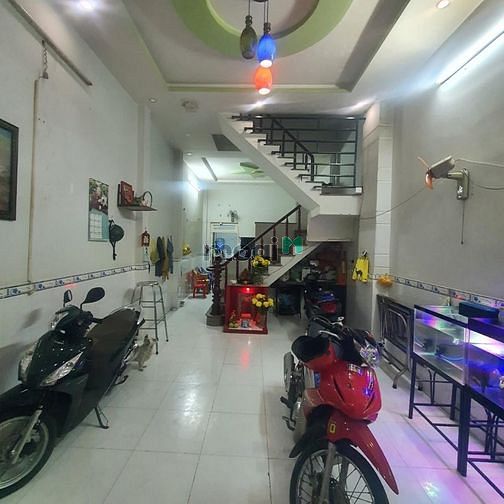 Hình ảnh Bán HXH đường chiến lược, phường bình trị đông quận bình Tân.