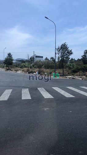 Hình ảnh Chính chủ cần bán lô đất mặt tiền đường Hồ Tri Tân