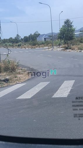 Hình ảnh Chính chủ cần bán lô đất mặt tiền đường Hồ Tri Tân