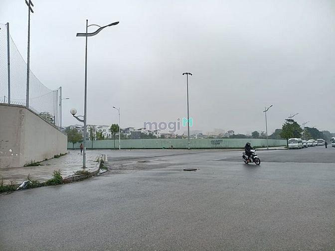 Hình ảnh Bán đất phân lô Ngọc Thụy, đường rộng có vẻ hè, ô tô quay đầu