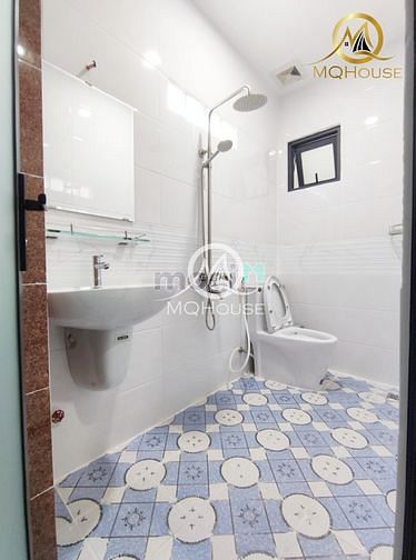 Hình ảnh Mb6623 nạp rút nhanh chóng gần sân bay tại Tân Bình