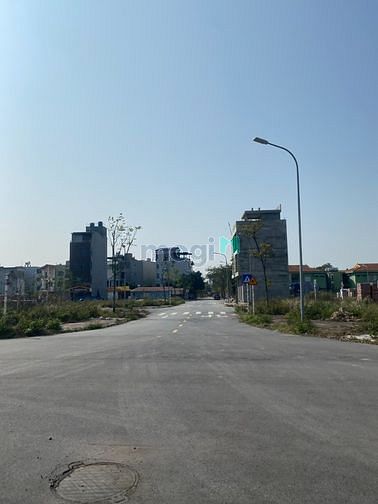 Hình ảnh Bán 65m đất phân lô bàn cờ Cự Khối, đường 2 ô tô tránh có vỉa hè