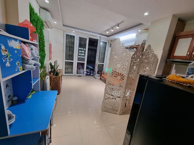 Hình ảnh Cần bán chân đế chung cư ở Đội Cấn 40m2 vừa kinh doanh và ở