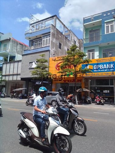 Hình ảnh cho thuê mặt tiền đường Lê Duẩn