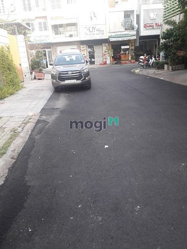 Hình ảnh Cho thuê biệt thự 44 Hoa Mai, P2, Quận Phú Nhuận.