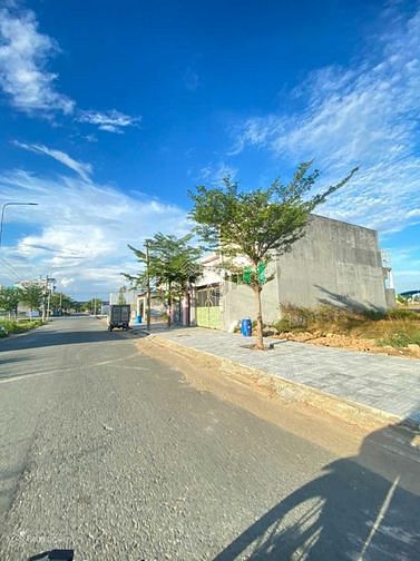 Hình ảnh Giá vàng thì lên xuống bất thường mua Đất KDC Tên Lửa 2 thì Không lỗ