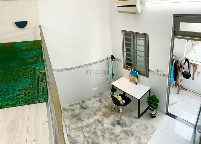 Hình ảnh phòng gác đứng,full nội thất, bancol, cửa sổ, TB