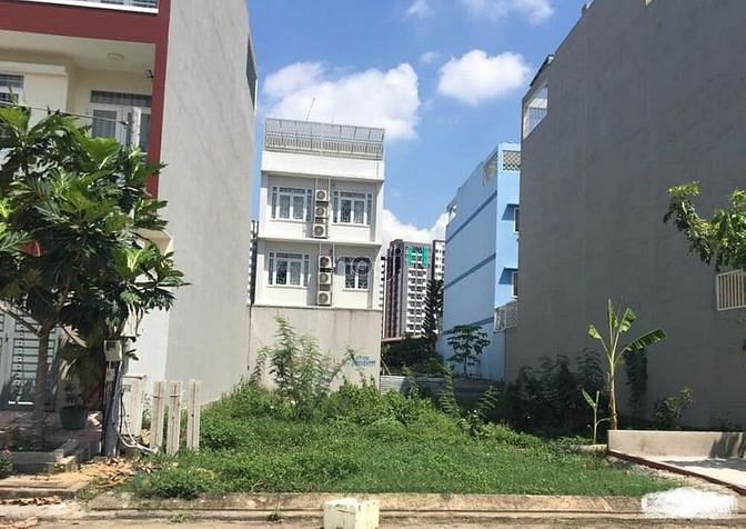Hình ảnh Cần Tiền Bán Gấp Lô Đất Mặt Tiền Đường Lớn