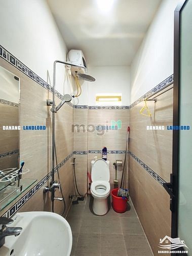 Hình ảnh Nhà đẹp 4 phòng ngủ gần Vincom - B211