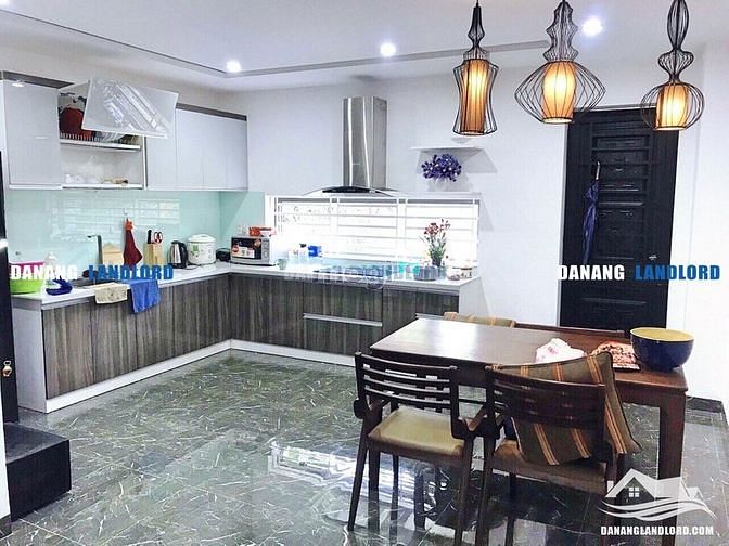 Hình ảnh Nhà 3 phòng ngủ gần biển Phạm Văn Đồng - B220