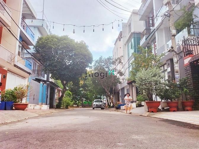 Hình ảnh Bán đất đẹp, ngang gần 6m khu phân lô vip, hẻm 10m, Dương Quảng Hàm GV
