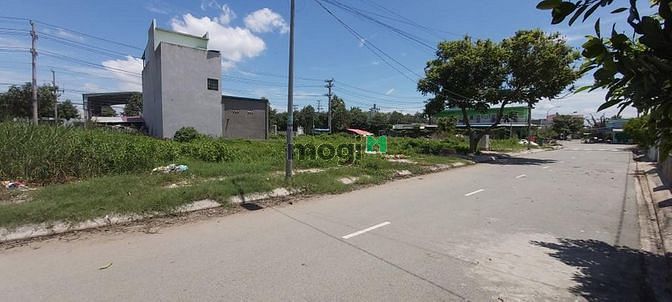 Hình ảnh Bán Đất Gấp gần ngay mặt tiền quốc lộ 13