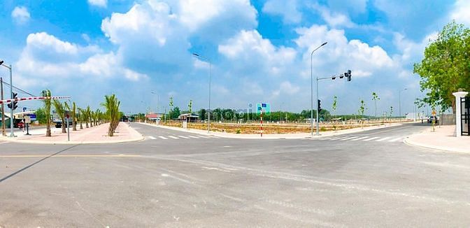 Hình ảnh Bán Đất Gấp gần ngay mặt tiền quốc lộ 13