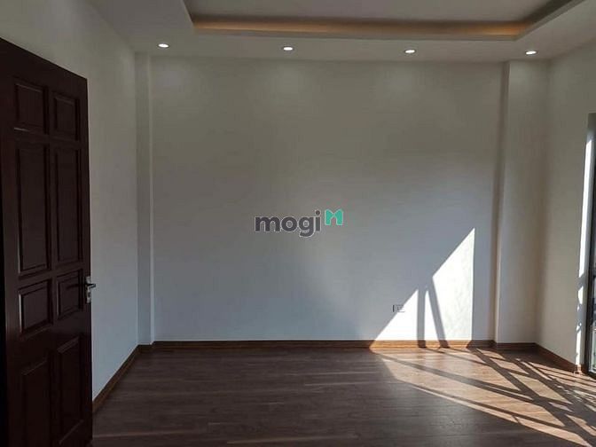 Hình ảnh Nhà mới toanh ở Hoàng Hoa Thám, 34m2-MT 5.3m chưa đến 5tỷ