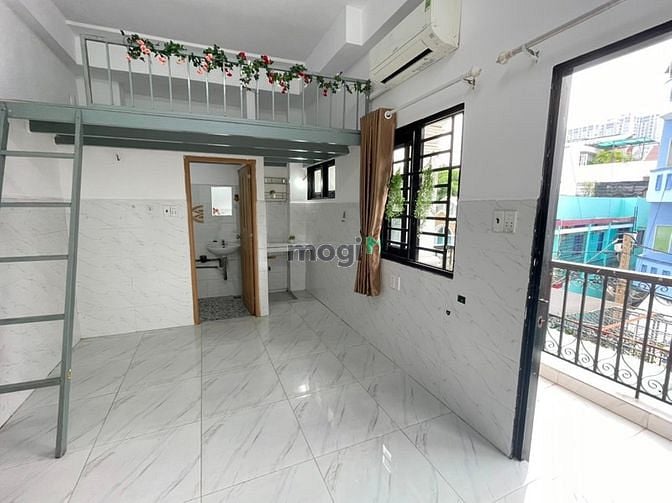 Hình ảnh Phòng trọ ban công có gác có máy lạnh gần KCX Q7
