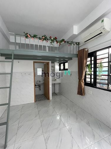 Hình ảnh Phòng trọ ban công có gác có máy lạnh gần KCX Q7