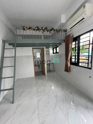 Hình ảnh Phòng trọ ban công có gác có máy lạnh gần KCX Q7