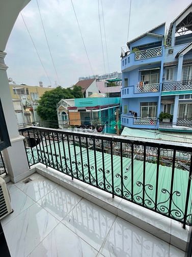 Hình ảnh Phòng trọ ban công có gác có máy lạnh gần KCX Q7