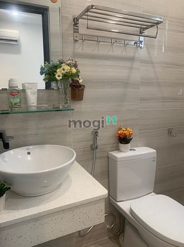 Hình ảnh CHDV Quận 1_ Ban công cửa sổ _Bùi Viện_Chợ Bến Thành_Trần Hưng Đạo