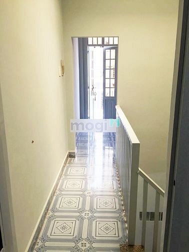 Hình ảnh Cho thuê nhà hẻm 1 xẹt Lý Thái Tổ 4pn 3wc Q10