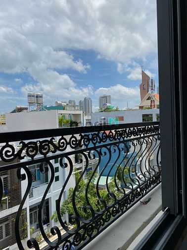 Hình ảnh Vừa trống căn Studio, ban công 30m2 mặt tiền ở gần Lotte Q7