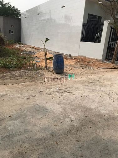 Hình ảnh bán gấp đất đối diện chợ gần QL13 dân đông 300m2 15x20m