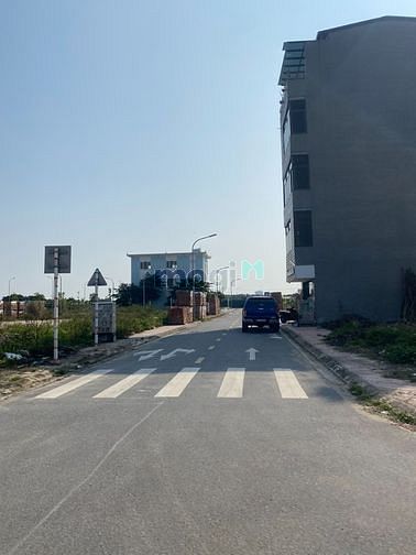 Hình ảnh Bán đất đấu giá Cự Khối, 68m, MT 5m, 2 mặt đường trước sau