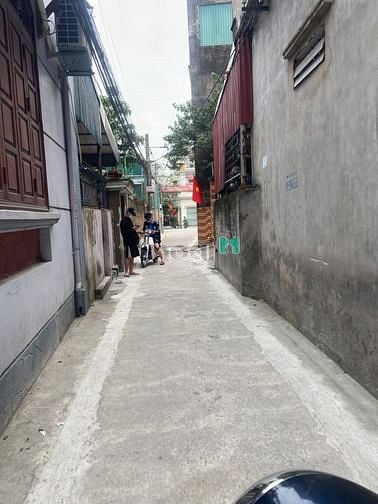 Hình ảnh Bán đất căn góc 50m, ngõ 29 Phố Trạm, 10m ra đường ô tô tránh